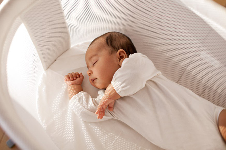 Bé sơ sinh ngủ nhiều liệu có đáng lo?